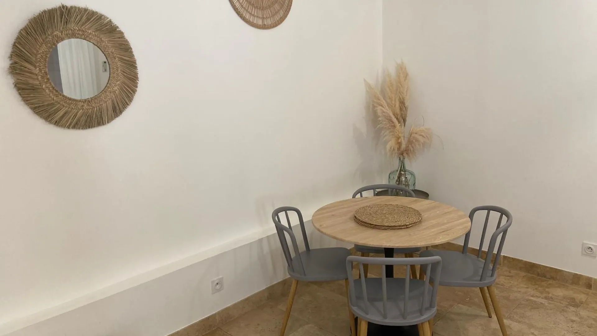 Holiday home Petit Mas En Provence Villa Tarascon France